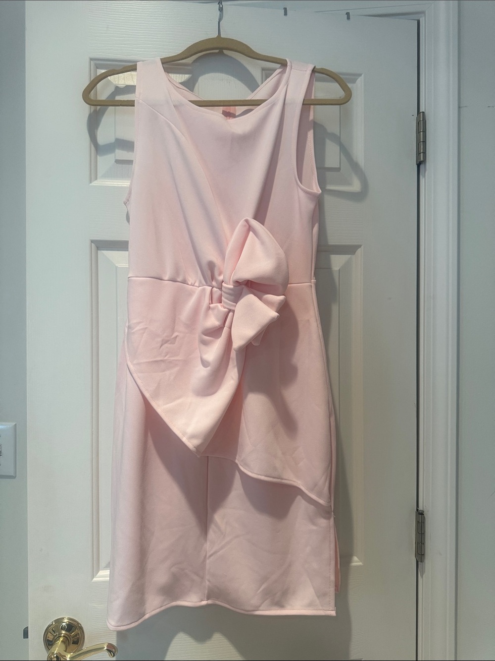 Elegant Sleeveless Pink Bow Sheath Dress